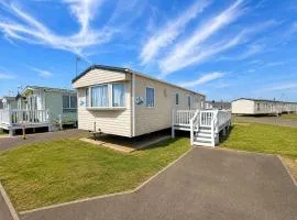 Caravan With Wifi And Decking At St Osyth Beach Holiday Park Ref 28017Kv