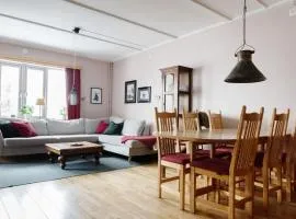 Ski-In Flat for 4 with Balcony