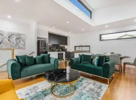 Modern 3BR Opposite Heritage Train Museum