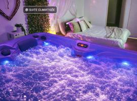 Le Bain des VioIettes - Grand jacuzzi privatif, hotel en Dole