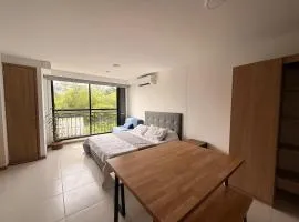 Comfort & Convenience Styling Loft in the Heart of the University Distric