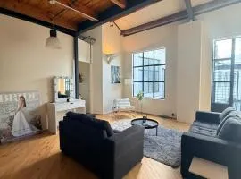 Stylish loft in the heart of Parnell, free parking