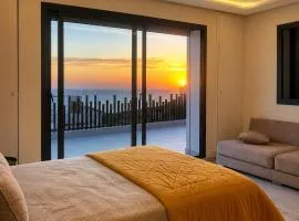 Elegant Private Room with Ocean View & Sunset Terrace