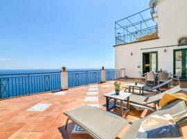 Terrazza di Rosa - sea view: Băile Herculane şehrinde bir otel