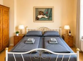 Velmora Boutique Suites - Vintage Design Apartment in Altstadtnähe