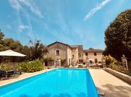 Logis de Canteau - Avec Piscine Privée et Chauffée