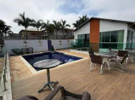 Refúgio com Piscina e Vista Deslumbrante