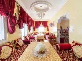 old city apartment + free couscous on Friday