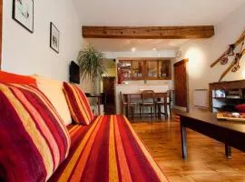 Historic Centre Studio, St-André & Bastille view!