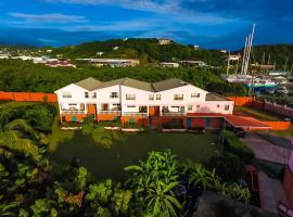 Cool Premier Apts. - Airport/SGU, apartment in Blow Hole