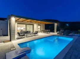 Navelina Villa II