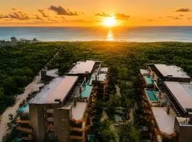 Jungle Guardian - Rooftop Pool & Beach Club