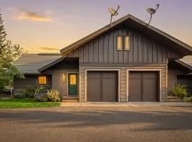 Big Sky Escape Walk to Slopes + Mountain Views