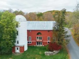 The Barn at Doodletown - Renovated Barn with Firepit