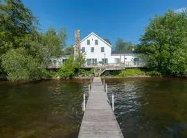 The Homestead Full - Lakefront Fun - Sleeps 28