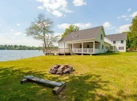 The Homestead Main House - Lakefront Fun - Sleeps 22