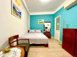 Tím Hotel