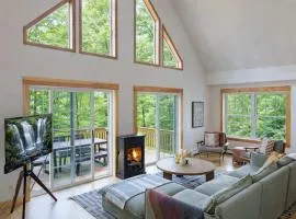 Sagewood Retreat - Stylish Catskills with Hot Tub