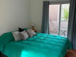 Apartamento con cochera en plena 5ta sección