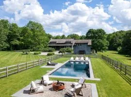 Whimsy Woods - 14 Acre Millbrook Estate with Pool