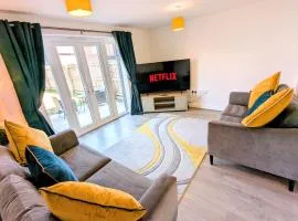 3 Bedrooms, 2 Showers, 3 Toilets, Private Parking