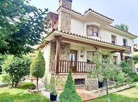La Casa Del Abeto Azul