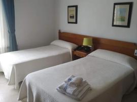 Hotel Benalua, hotel v destinaci Isla de Arosa