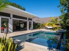 Villa Te Nunoa - Polynesian Villa w Salt Water Pool