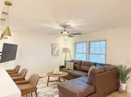 Northside Newly Renovated Stylish 3BR 2BA
