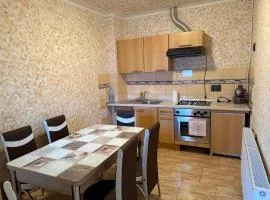 Apartament cu 2 Camere cu Băi Private Bucatarie Comună