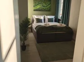Monica Inn