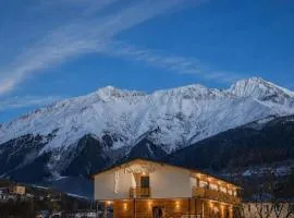 hotel "Riverside Mestia"