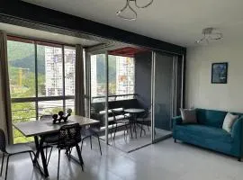 Amplio y Moderno - Apto 3 hab con piscina y balcón