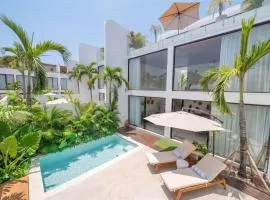 Darina Villa - Private Rooftop Escape with Pool Close to Beach