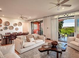 Spacious 4BR Condo with Partial Ocean View - Bougainvillea - Reserva Conchal، فندق في بلايا كونشال