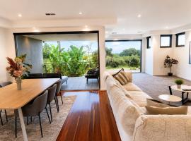 Melbourne Beachfront Residence with Panoramic Views, hotel u gradu 'Black Rock North'