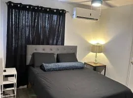 Cozy Tiny Home Minutes from Westgate Glendale
