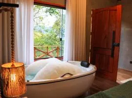 Montara - Cabana com Hidro em meio a natureza