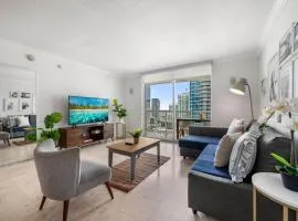 Centric 40thFloor Brickell Condo FREE parking by Palermo Home Miami