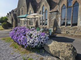 The Schoolhouse Hotel, hotel in Swindon