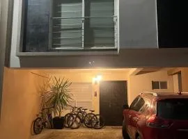 Casa en privada con área verde