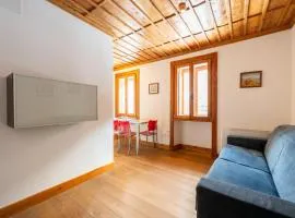 In the historic building, con aria condizionata