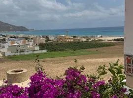 Vue mer & montagne, plage à pied & tranquillité assurées