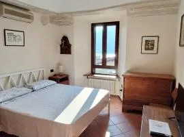 Dimora Fenni - Appartamento elegante nel cuore di Monte Isola con Wi-Fi e aria condizionata