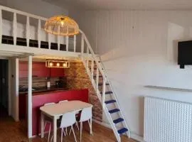 Mezzanine studio with balcony in Les Sables