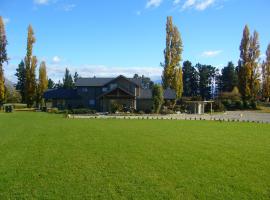 Golfcourse Road Chalets and Lodge, motel di Wanaka