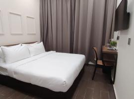 Swing & Pillows - City Top Hotel Cheras, Kuala Lumpur: Cheras şehrinde bir otel