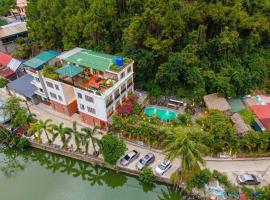 Catba Backpackers - Sea Vibe Pool Bar & Bungalow, hotel em Ilha de Cát Bà