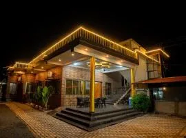 5BHK Farm w Pool & Party Hall