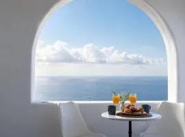 Two Gods Santorini Premium Jacuzzi Sea View Suites